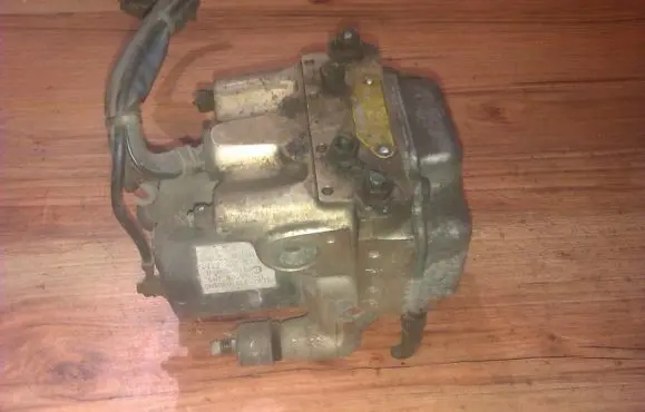 Nissan Almera ABS Pump 476001m200
