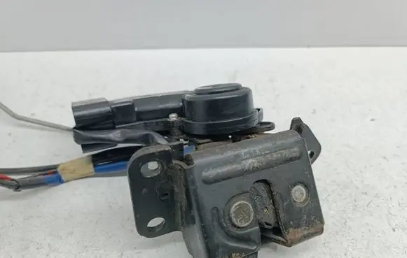 Toyota Corolla E120 E130 Loading door lock OTP5D1004 1107