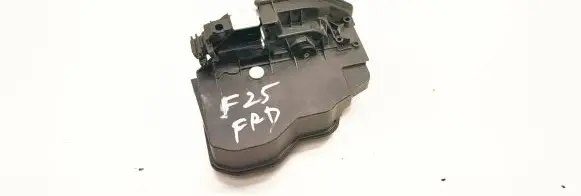 BMW X3 F25 Front door lock 7318416
