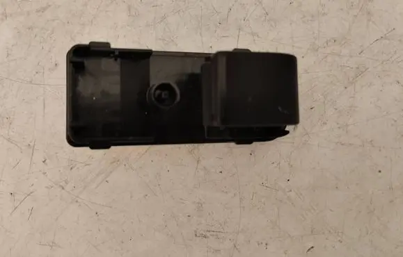 Mazda 2 Electric window control switch D09H66370 8030T1 8039T1
