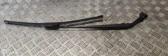 Front wiper blade arm