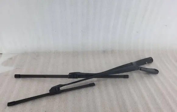 BMW 6 F12 F13 Front wiper blade arm 7182593
