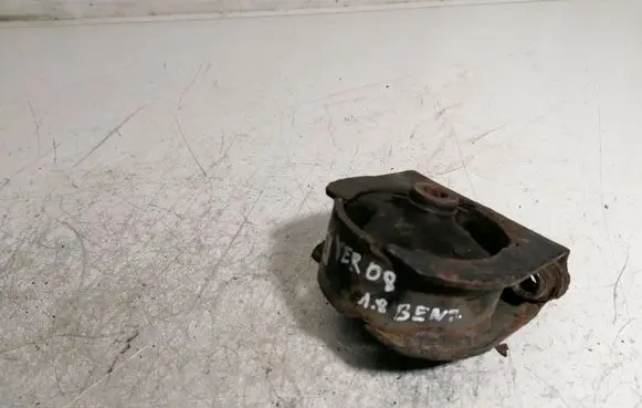 Toyota Corolla Verso AR10 Engine mount bracket
