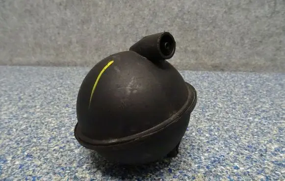 Vacuum air tank