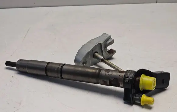 Audi A6 S6 C7 4G Fuel injector 059130277CD