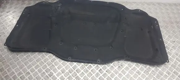 Engine bonnet/hood sound/heat insulation