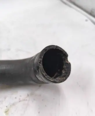 Alfa Romeo 159 Engine coolant pipe/hose