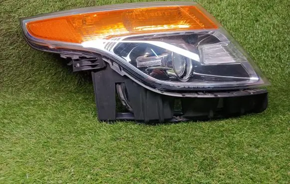 Ford Explorer Headlight/headlamp