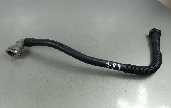 Coolant pipe/hose