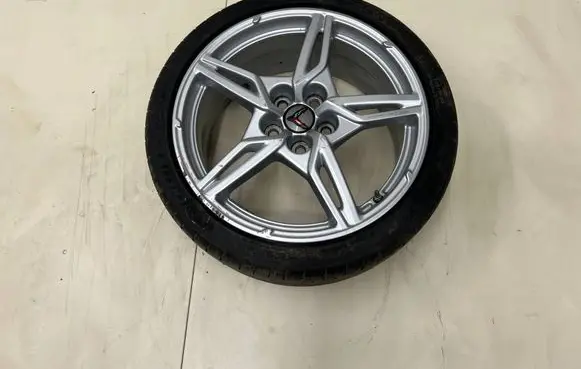 Chevrolet Corvette C8 R19 alloy rim 23404163