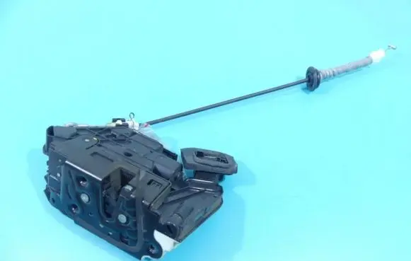 Skoda Fabia Mk3 (NJ) Front door lock 6V1837016 IMPRK1336023