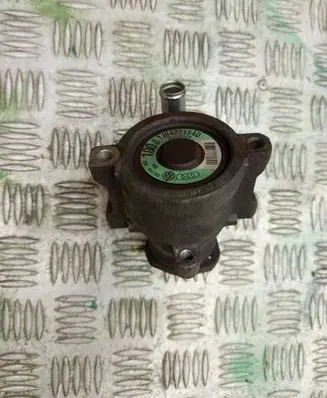 Volkswagen Golf IV Power steering pump 1J04221540