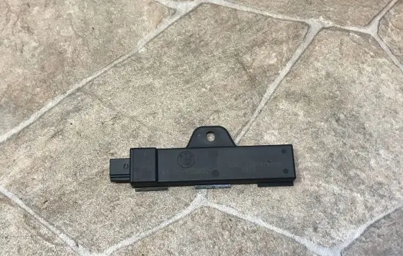 BMW 5 F10 F11 Keyless system antenna 9220832