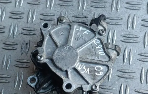 Jaguar XF Vacuum pump 4r8q2a451af