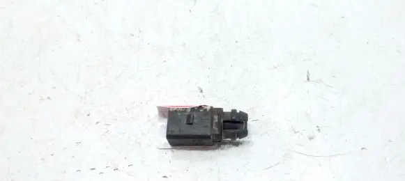 Volkswagen PASSAT B7 Outside/exterior temperature sensor 8Z0820535