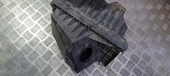 Nissan Almera N16 Air filter box 091100F6