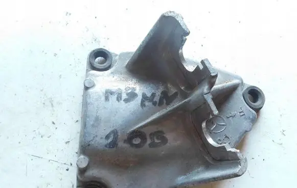 Mazda 3 II Gearbox mounting bracket Iht67jh
