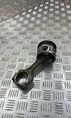 Honda CR-V Piston with connecting rod