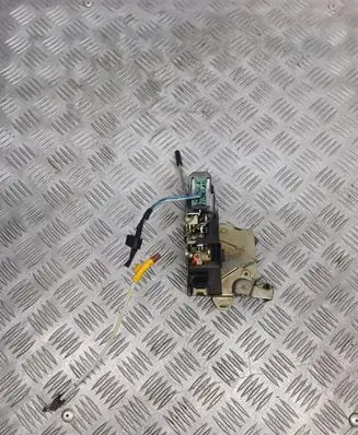 BMW 5 E39 Rear door lock 40620751 8352165 6711