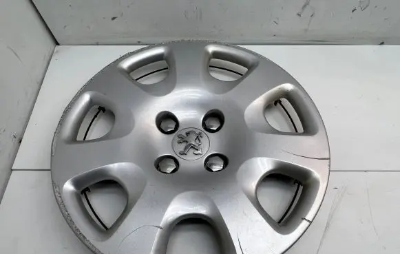 Peugeot 207 R15 wheel hub/cap/trim 9661979880 9681448780