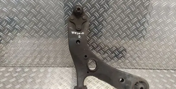 Toyota Verso Front lower control arm/wishbone