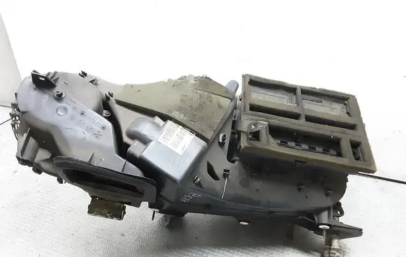 Chrysler Pacifica Interior heater climate box assembly P05005102AT