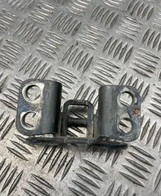 Toyota RAV 4 (XA30) Tailgate/trunk/boot hinge