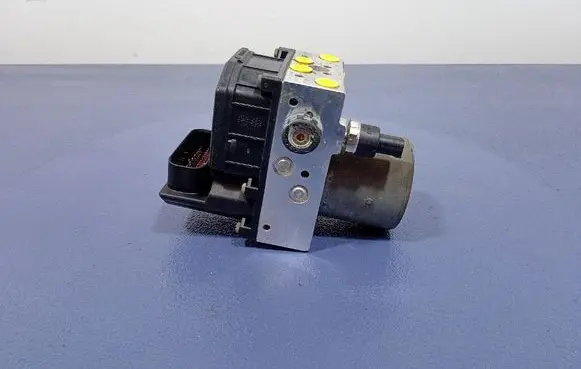 Audi A4 S4 B6 8E 8H ABS Pump 8E0614517