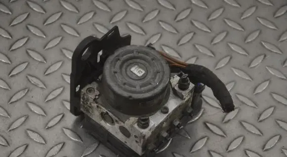 Volkswagen Golf VII ABS Pump 5Q0907379AA 5Q0614517T