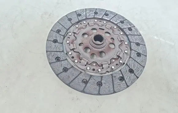 Volkswagen Touran I Clutch pressure plate 323064110