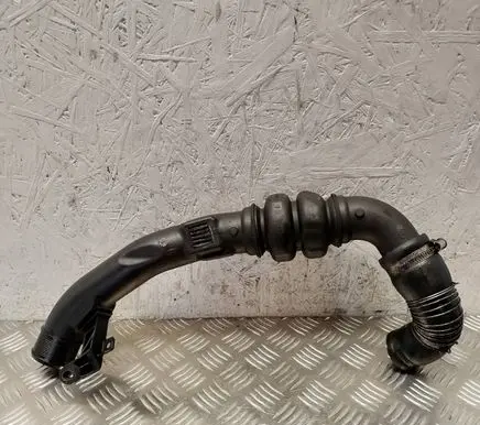 Ford Mondeo MK V Intercooler pipe mounting bracket 