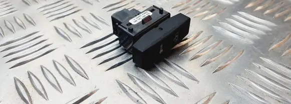 Volkswagen Touareg I Central locking switch button 7L6962125