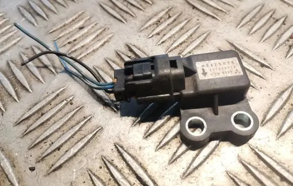 Mitsubishi Pajero Yaw turn rate sensor MR475078