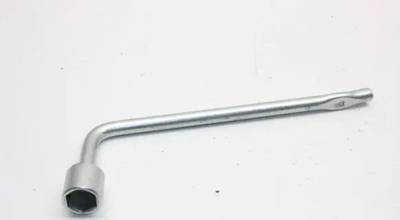 Infiniti Q50 Wheel nut wrench 
