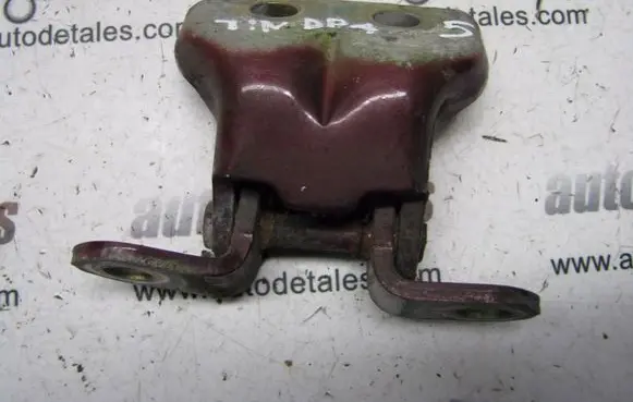 Nissan Almera Tino Front door lower hinge 