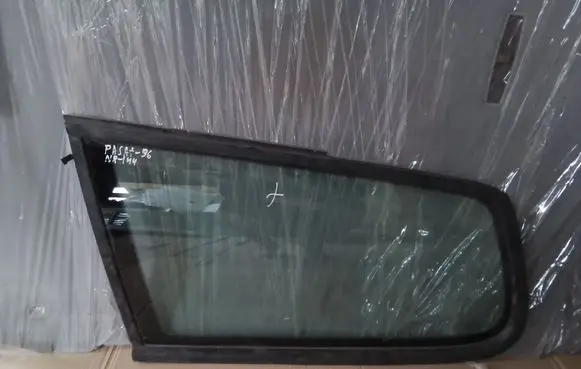 Volkswagen PASSAT B6 Rear side window 43R00021