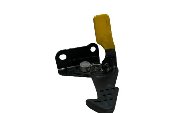 Nissan Leaf II (ZE1) Engine bonnet (hood) release handle Y18C05