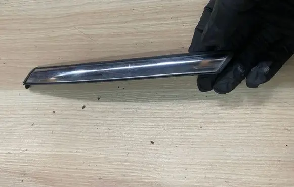 Mini One - Cooper Coupe R56 Front door glass trim molding 