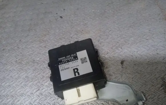 Toyota Yaris Light relay 8281052060 0617005040