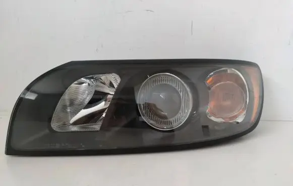 Volvo V50 Headlight/headlamp 30698873