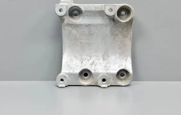 Honda CR-V A/C compressor mount bracket 