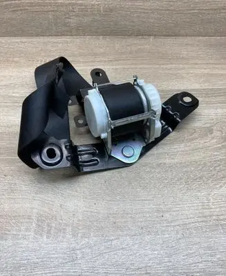 BMW 5 GT F07 Rear seatbelt 7233539 34073182B