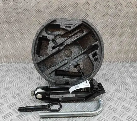 Skoda Octavia Mk2 (1Z) Tool set 1T0805615A 4D0012219A