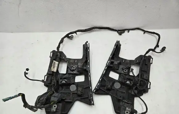 Volvo V40 Front bumper mounting bracket 31283740