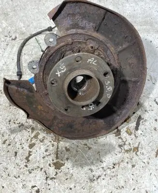 BMW X5 E53 Rear wheel hub spindle/knuckle 