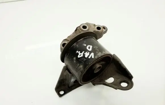 Nissan Primera Engine mount bracket