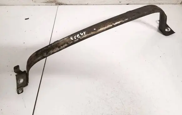 Fuel tank mounting bracket