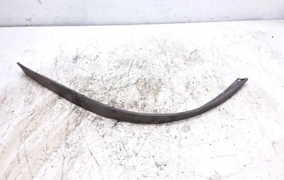 Front bumper lip