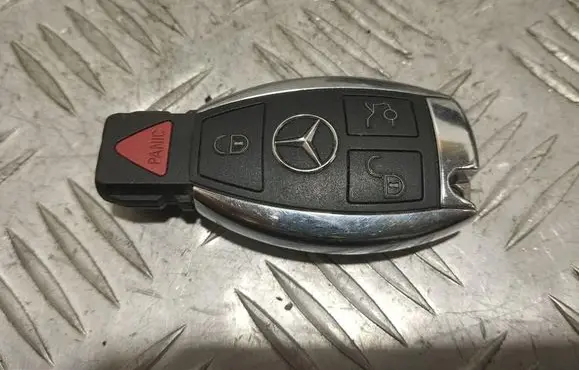 Mercedes-Benz CLS C218 X218 Ignition key/card 2701ADC10