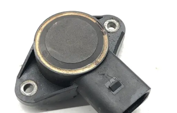 Volkswagen Golf V Other exterior part 03C907386B